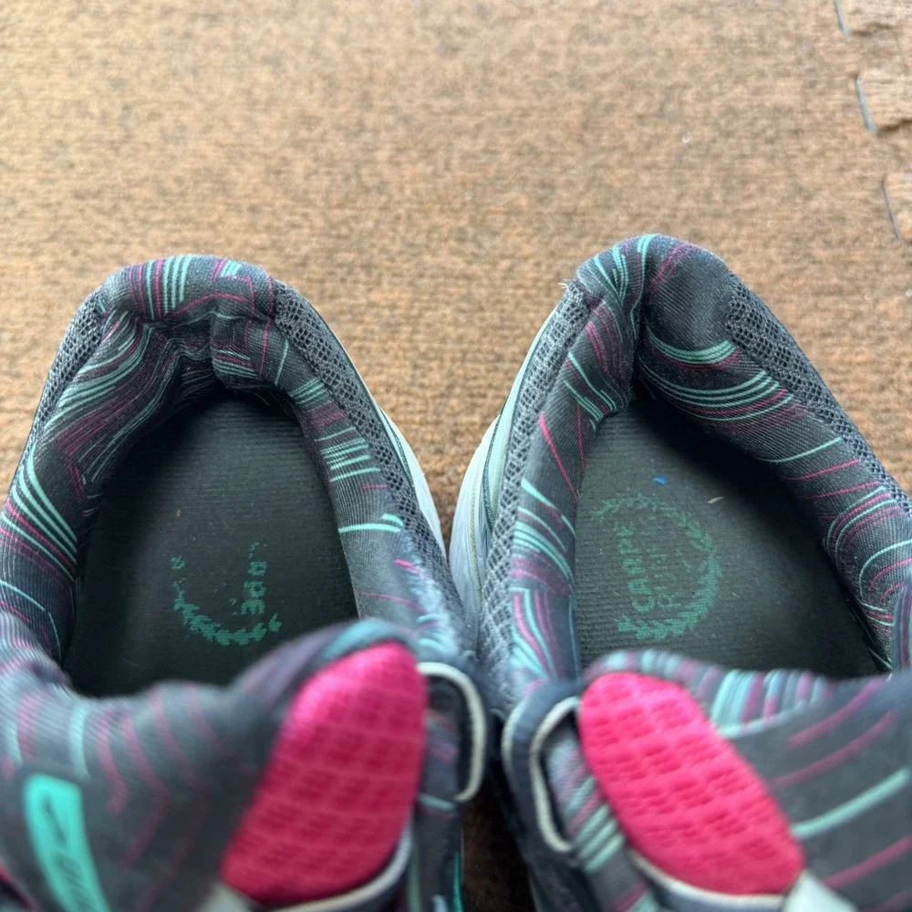 Brooks Ravenna 7‎ Womens Running Shoes Pink Grey Teal Athletic Sneakers size 11